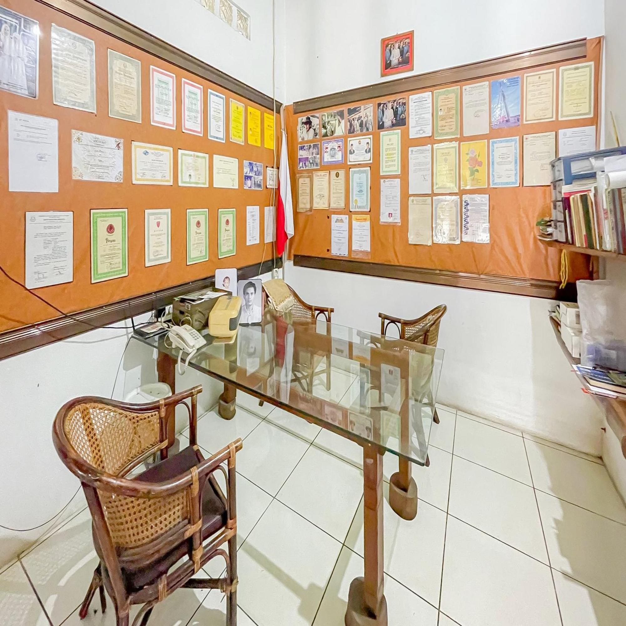 Reddoorz Syariah At Jalan Ra Kosasih Sukabumi Hotel Buitenkant foto