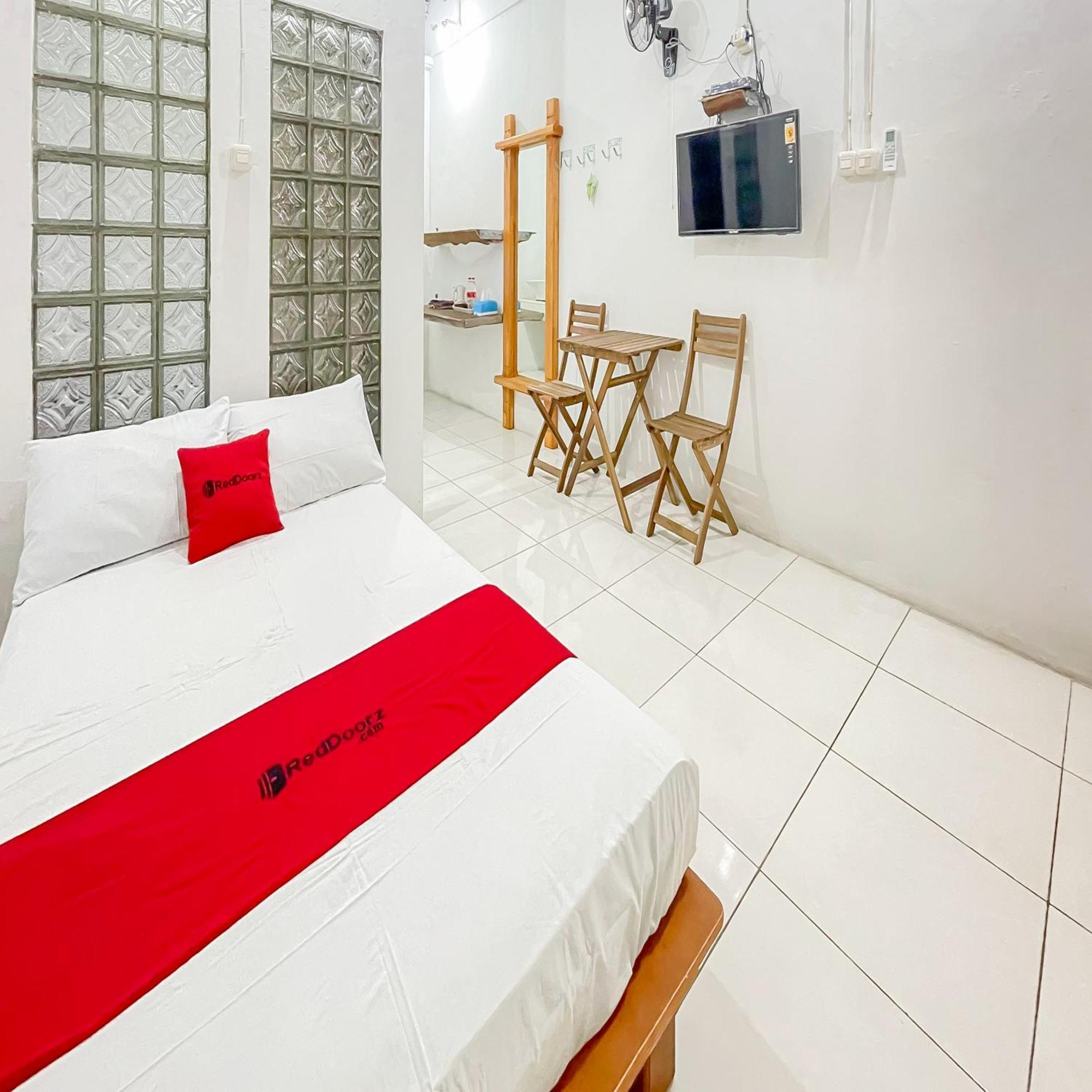 Reddoorz Syariah At Jalan Ra Kosasih Sukabumi Hotel Buitenkant foto
